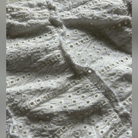 SIM&SAM white skirt// NEVER WORN - Picture 3 of 4